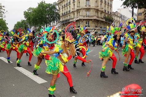  Le Carnaval Tropical de Thiago: Une Explosion de Rythme et de Soleil Brésilien à Paris!