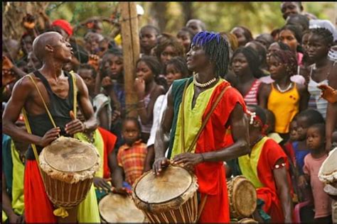 Le Grand Carnaval de Lundi: Une Nuit d'Excès et de Musique Explosive à Johannesburg!